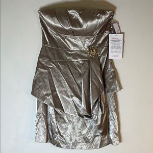 NWT. Eliza J 10 Crystal Brooch Strap/Strapless Gold Satin Dress.
